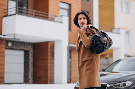 The Best Italian Duffel Bags for Stylish Travellers